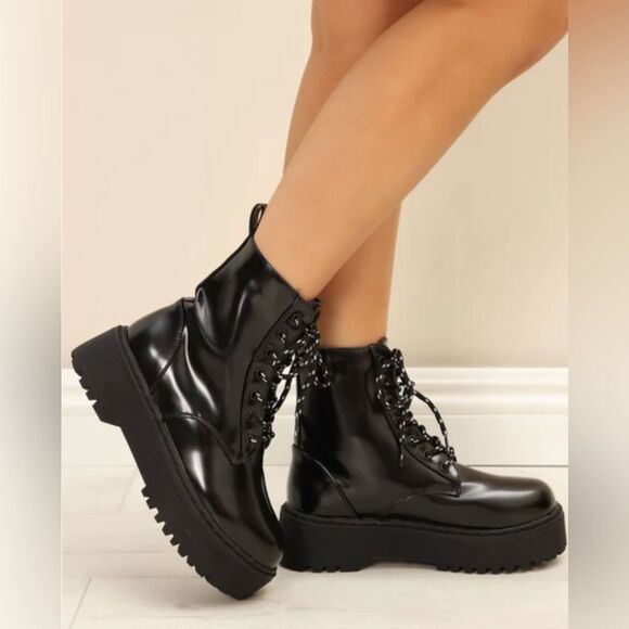 Gothic Black Lace-Up Combat Boots with Comfortable Rubber Sole NWOT Size 10 - Picture 1 of 16
